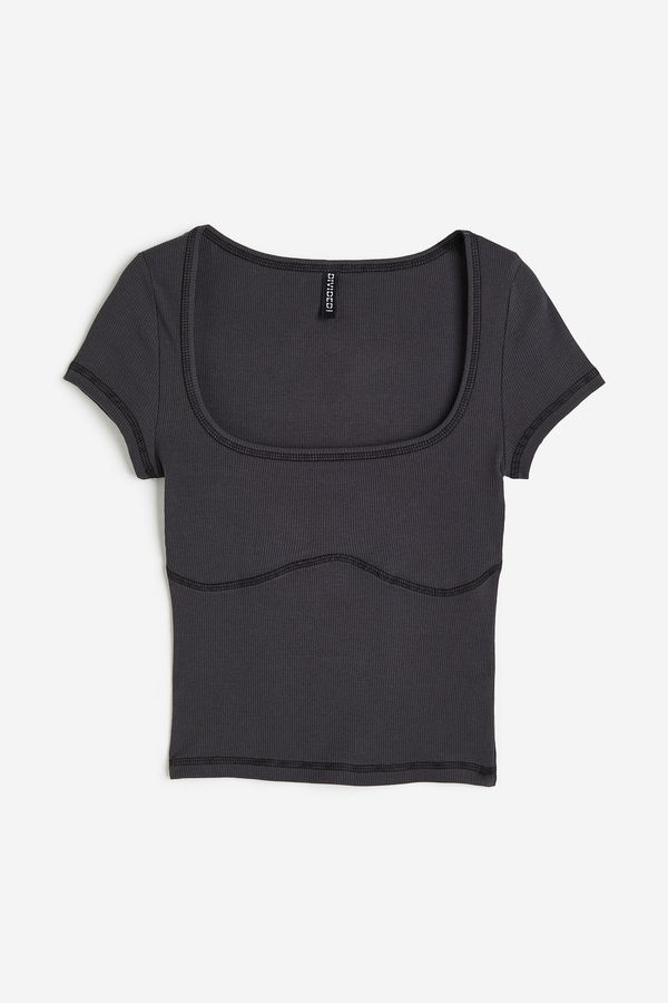 Flatlock-seam ribbed top