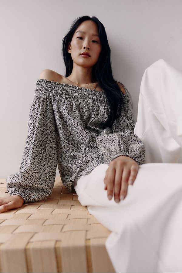 Blusa off-the-shoulder