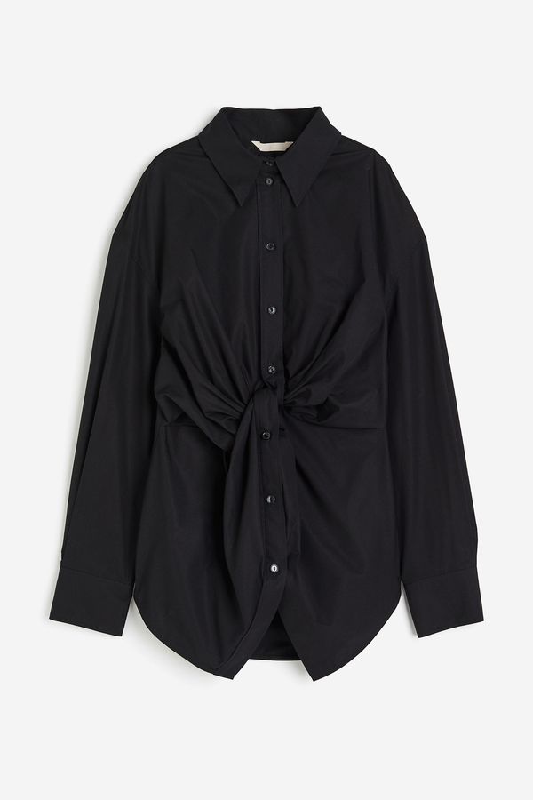 Camisa con detalle de nudo