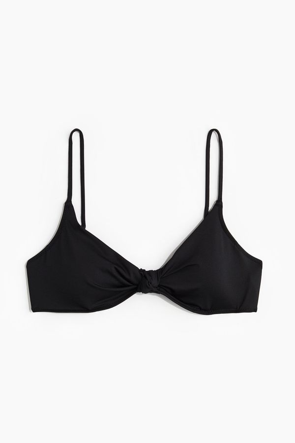 Top de bikini con nudo decorativo y relleno