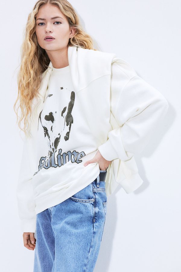 Sudadera oversize con estampado