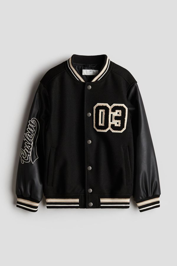 Chaqueta de béisbol con aplicaciones