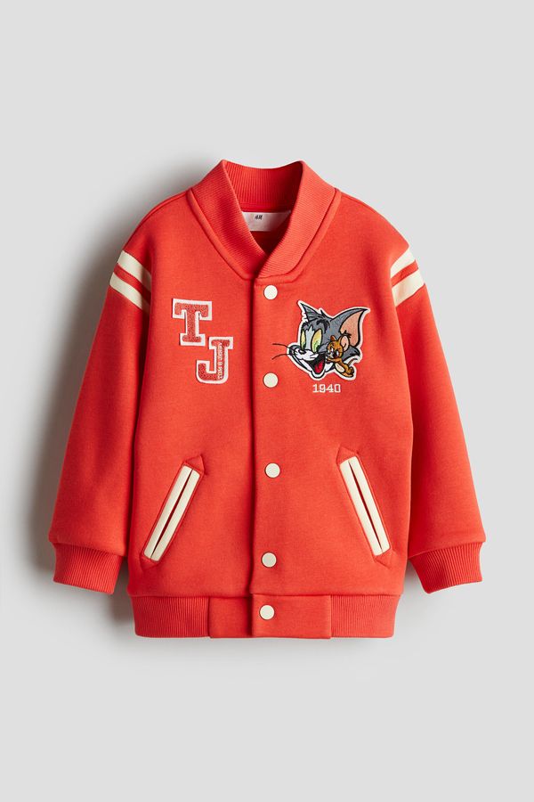 Chaqueta de béisbol con aplicación