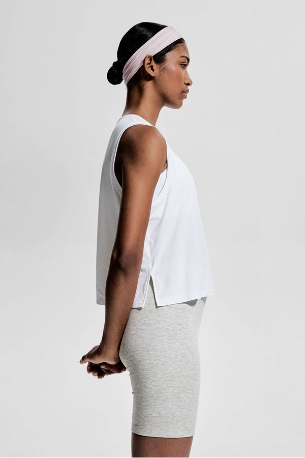 Camiseta de deporte boxy sin mangas con DryMove™