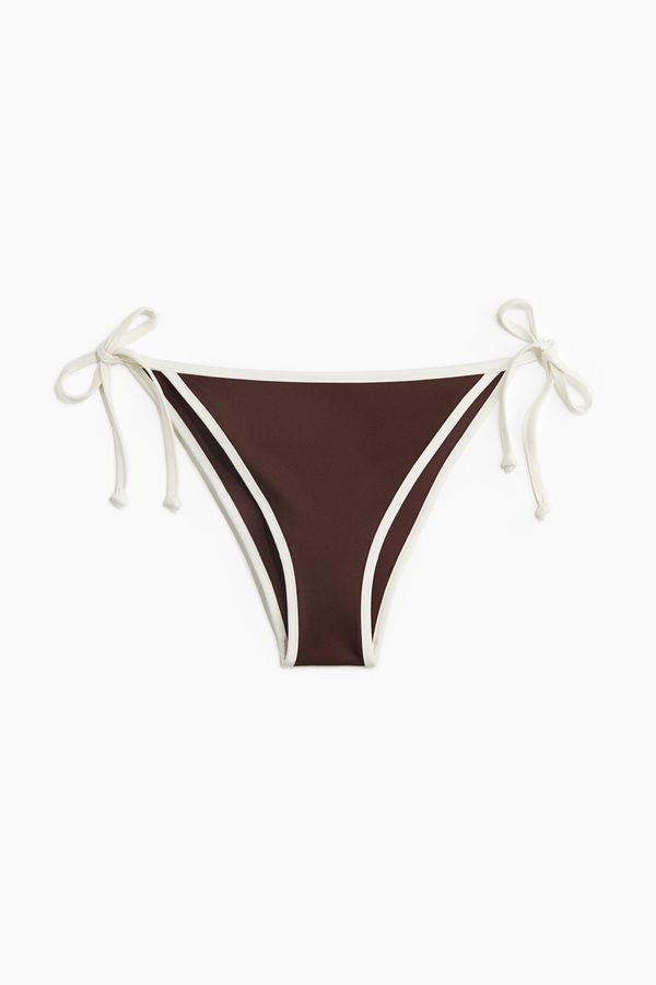 Braga de bikini con lazada