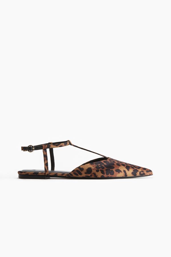 Pointed satin sandals