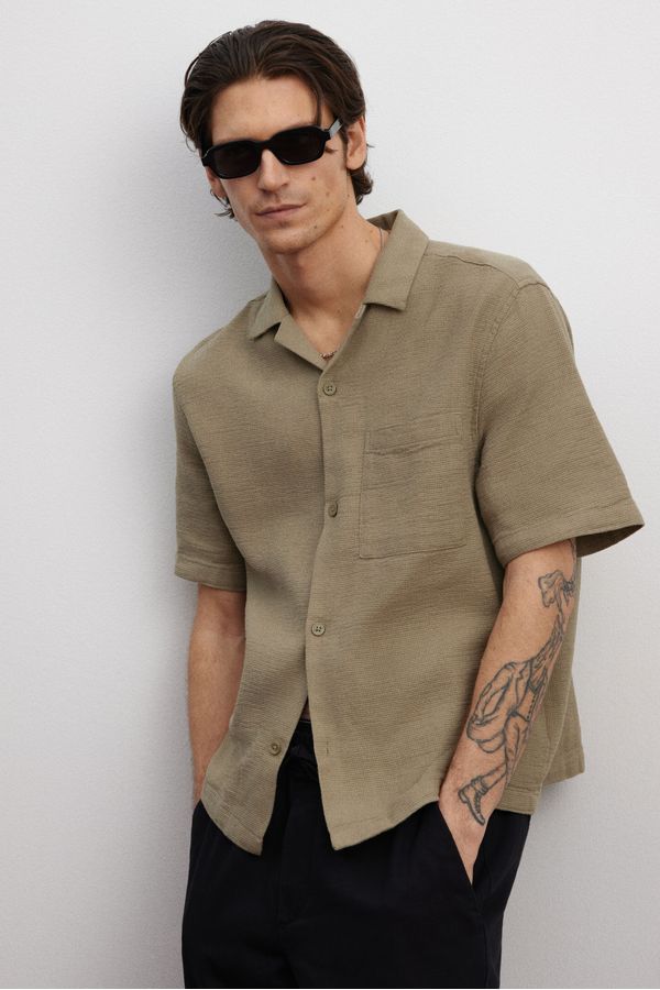 Camisa resort con textura Regular Fit