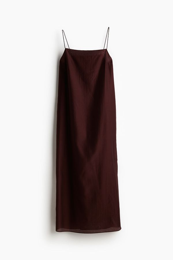 Vestido con tirantes espagueti