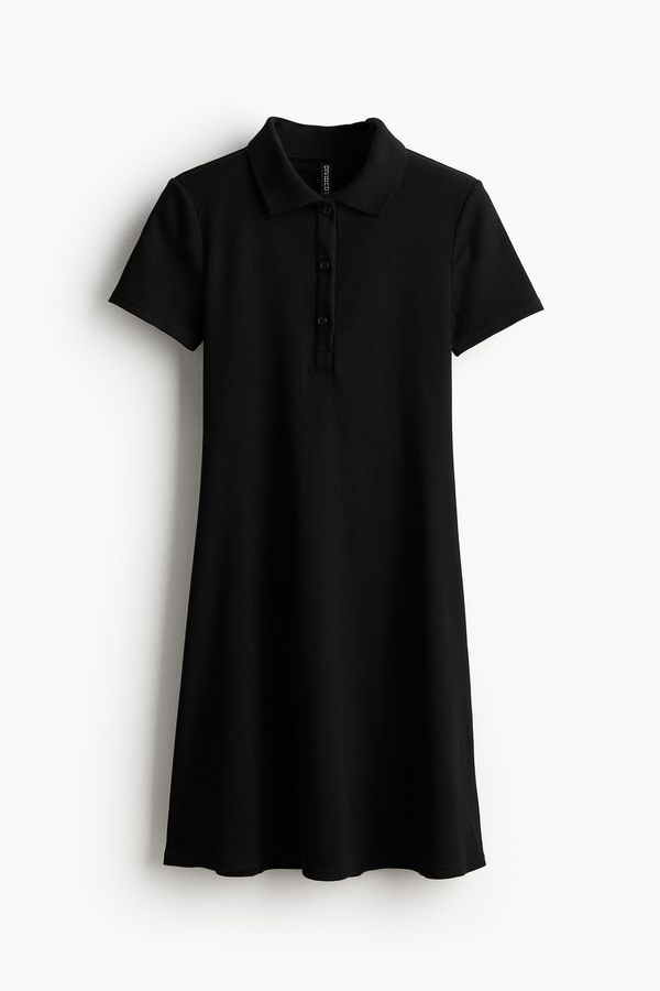 Vestido de canalé con cuello camisero