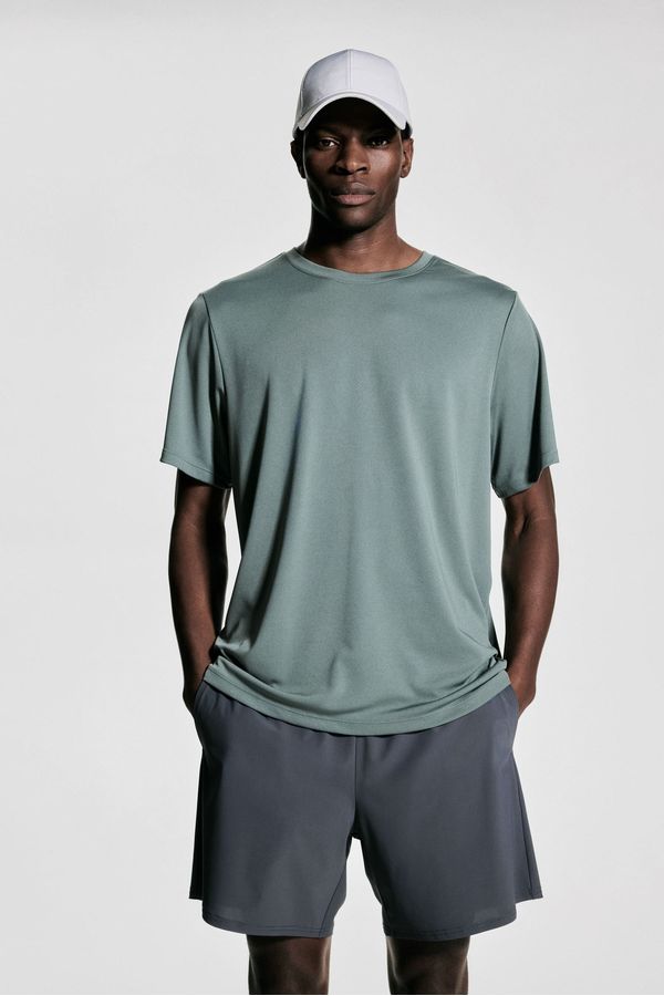 Camiseta de deporte con DryMove™ Regular Fit