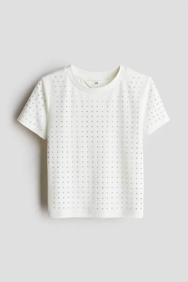 Camiseta con tachuelas