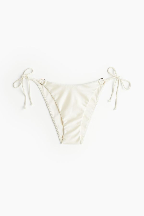 Braga de bikini con lazada