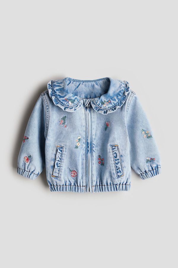 Chaqueta vaquera con detalles bordados