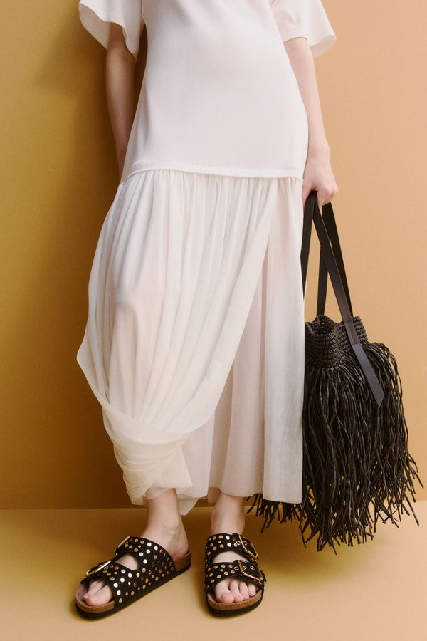 Sandalias con tachuelas