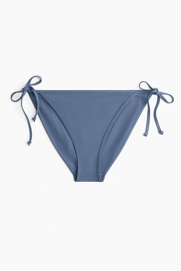 Braga de bikini con lazada