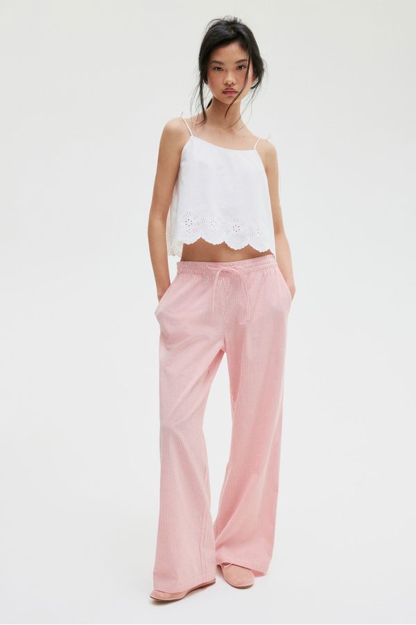 Pantalón de sirsaca con cordón de ajuste