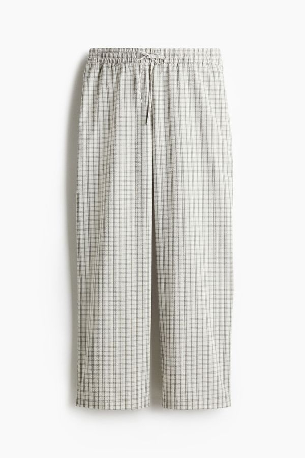 Pantalón de sirsaca con cordón de ajuste