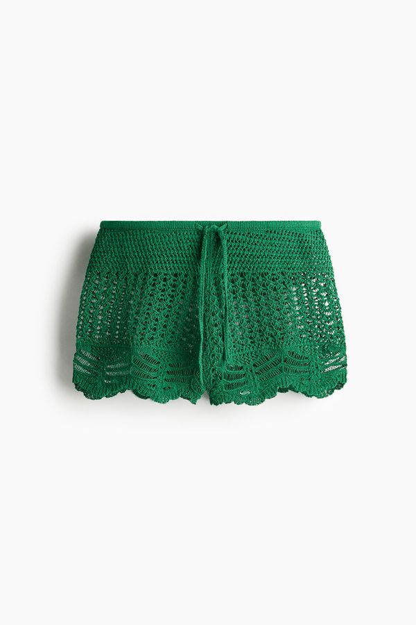 Pantalón playero corto efecto crochet