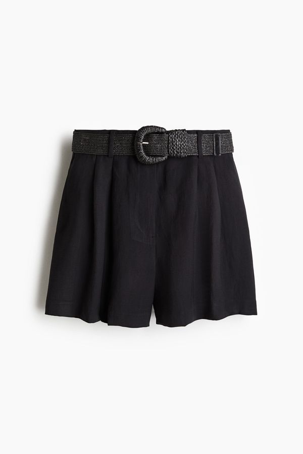 Pantalón corto con cinturón