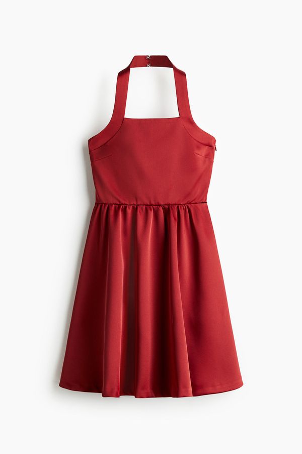 Vestido halter con falda circular