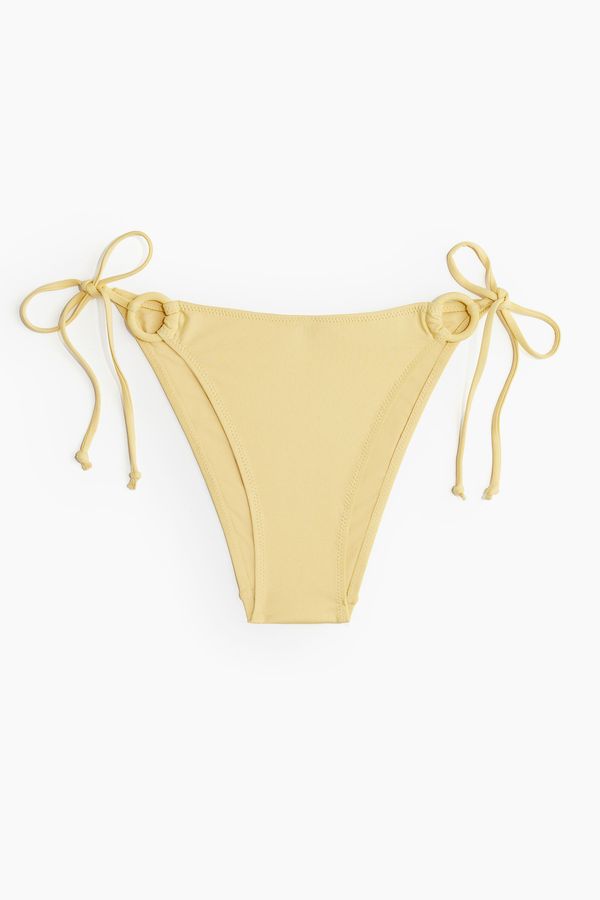 Braga de bikini con lazada
