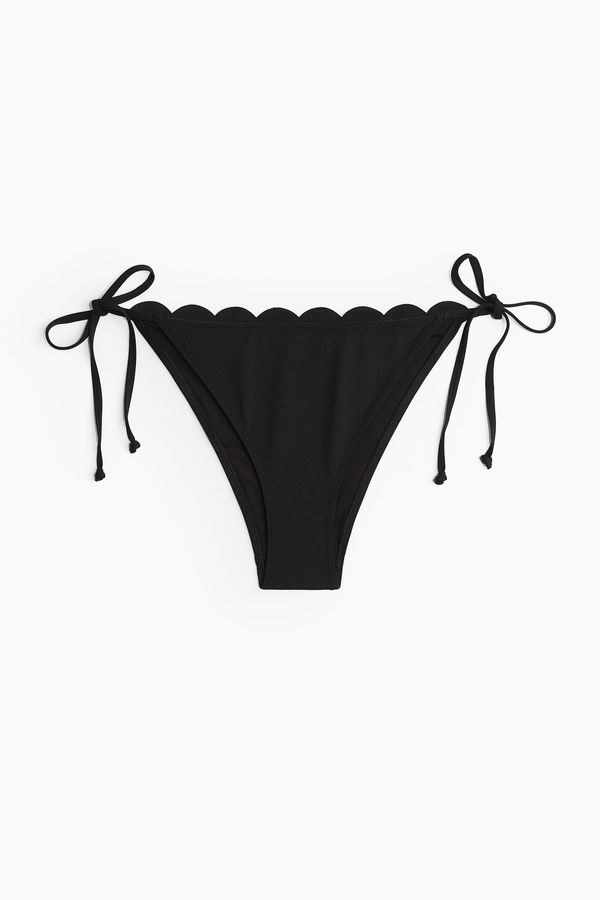 Braga de bikini con lazada