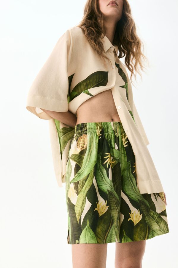Pantalón corto estampado sin cierre