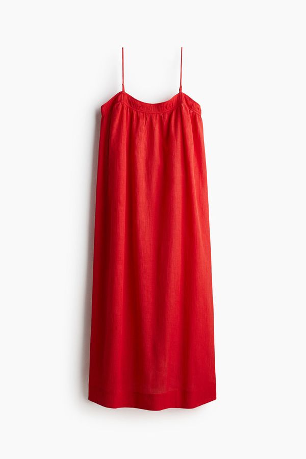 Vestido efecto arrugado con tirantes espagueti