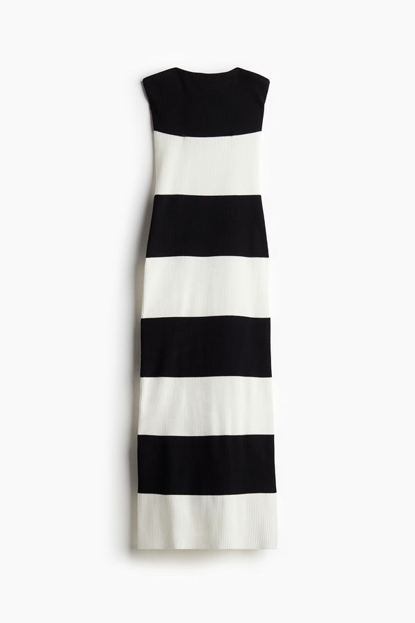 Vestido de tubo en canalé