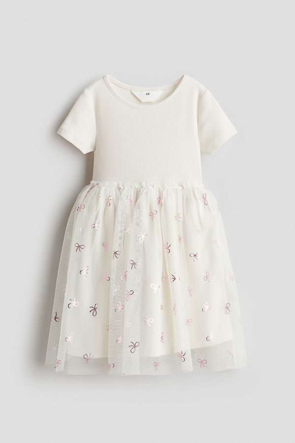 Vestido con falda de tul