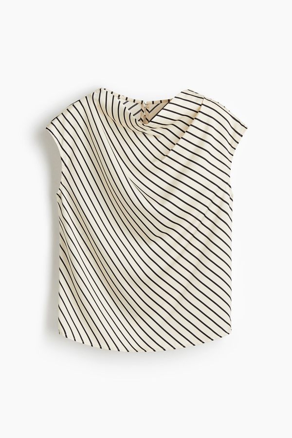 Blusa de satén con manga japonesa