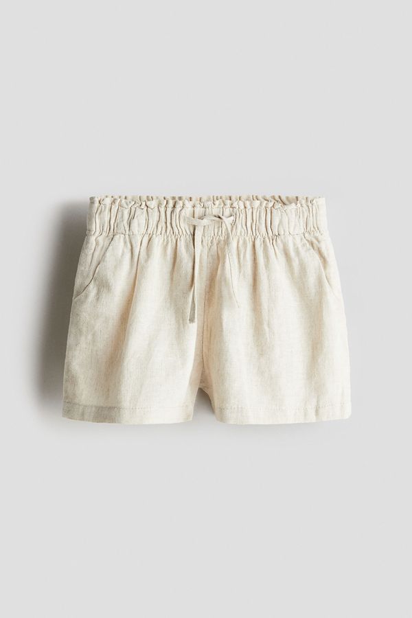 Pantalón corto en mezcla de lino