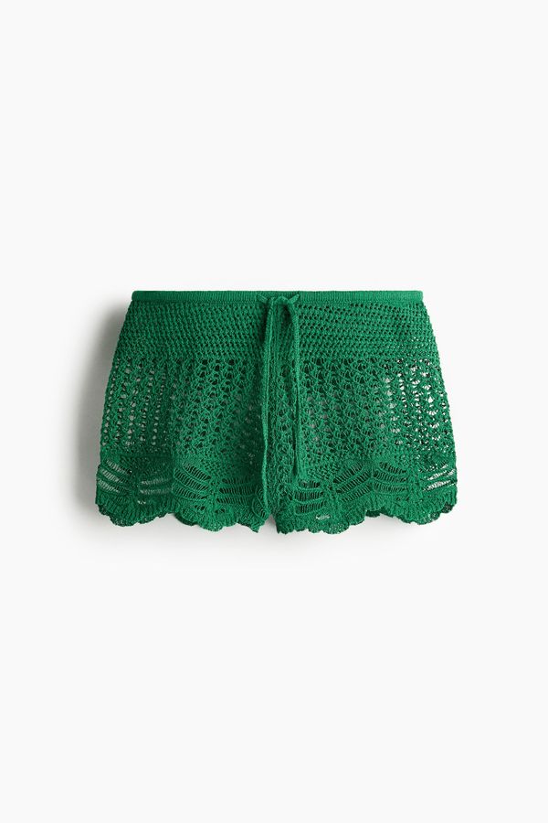 Pantalón playero corto efecto crochet