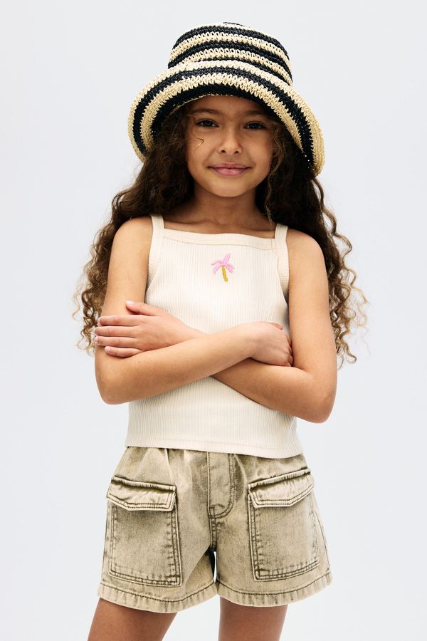 Camiseta de tirantes con detalle bordado