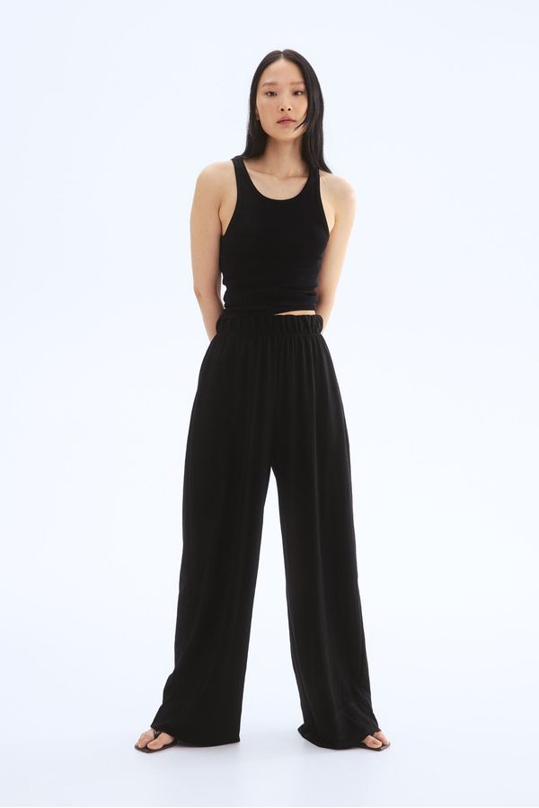 Pantalón amplio