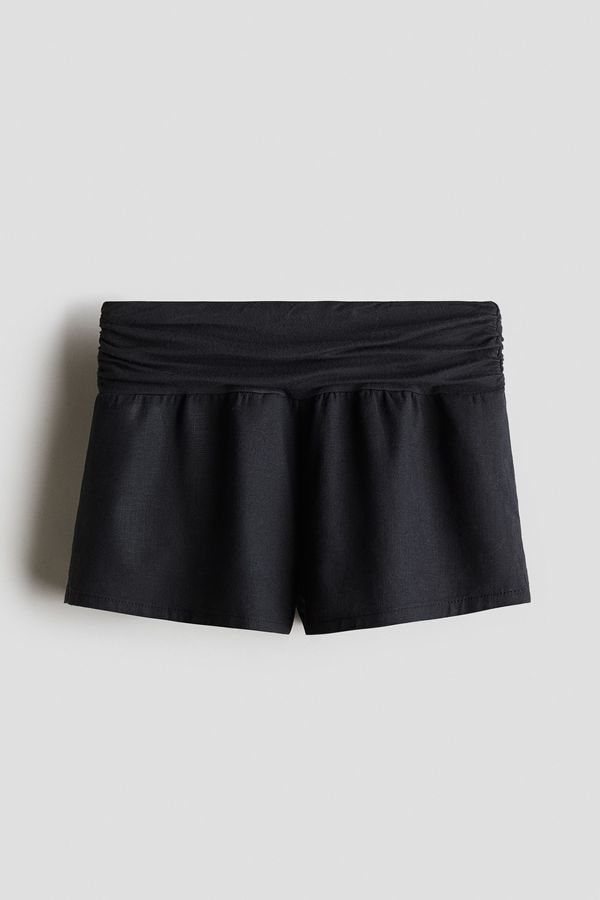Pantalón corto en mezcla de lino