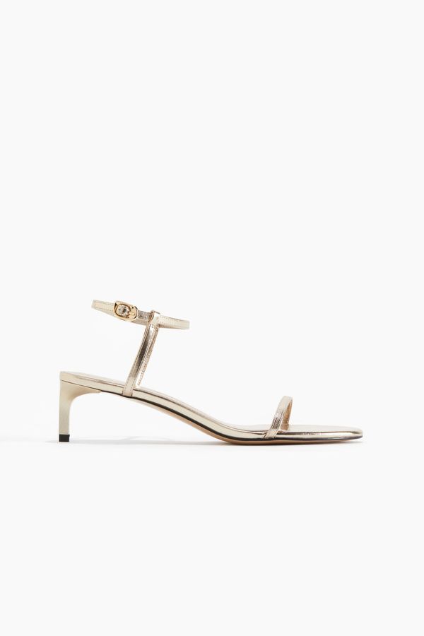 Sandalias de tacón con tiras