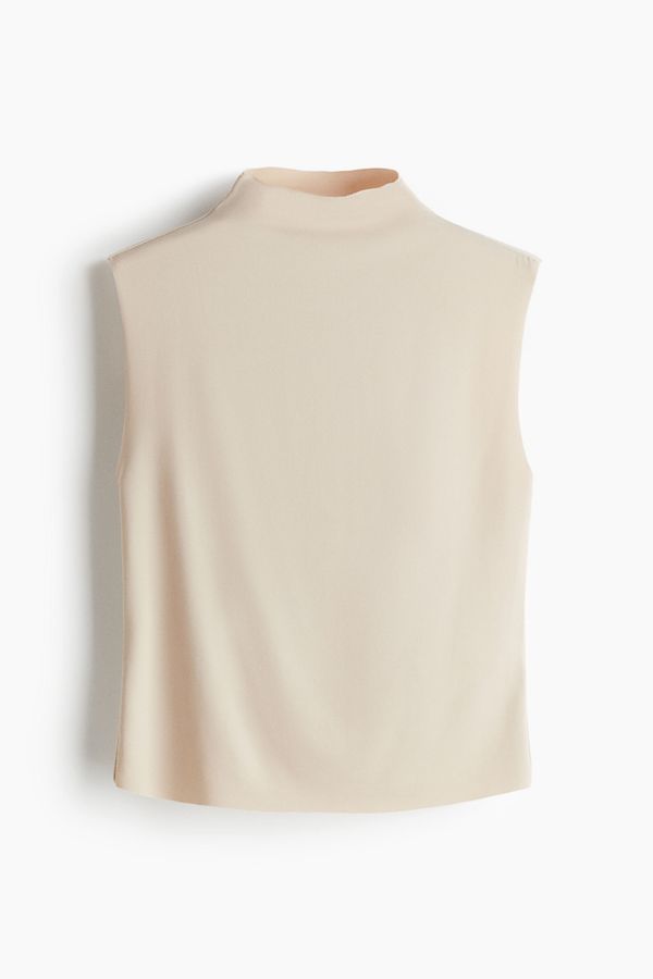 Sleeveless turtleneck top