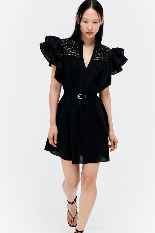 Vestido de manga circular con bordado inglés