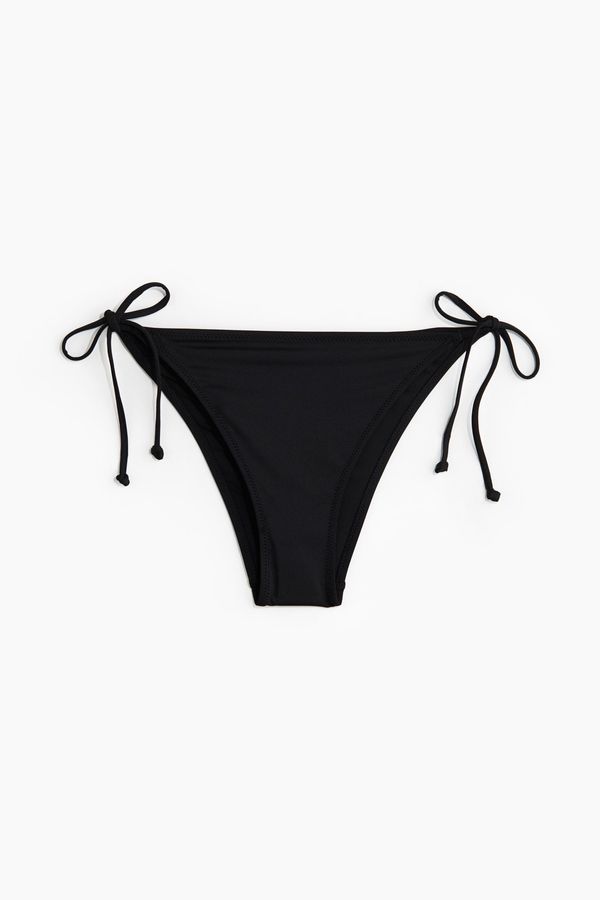 Braga de bikini con lazada