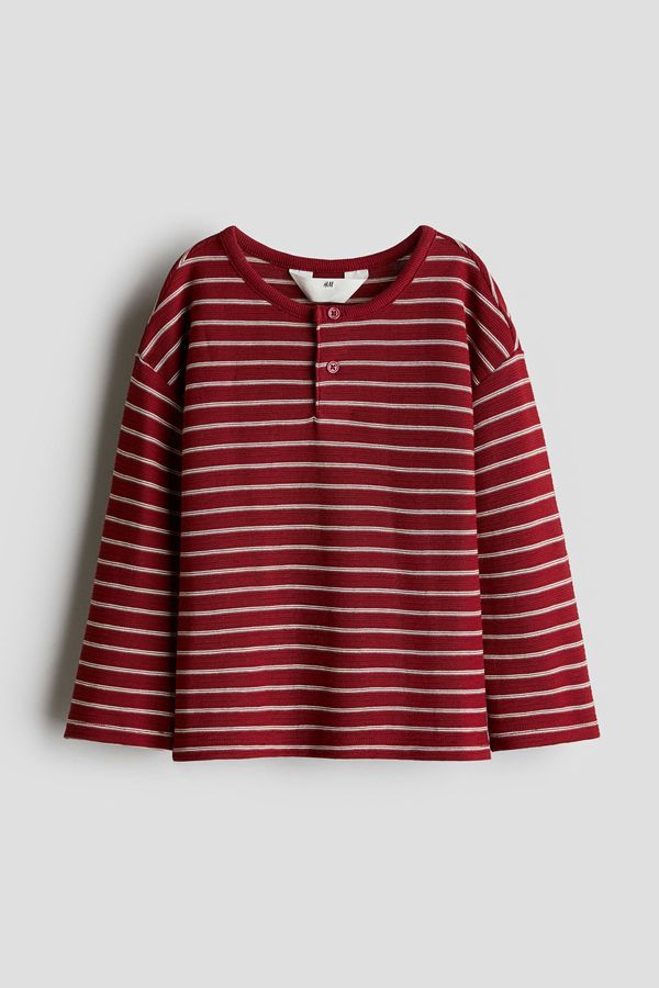 Camiseta con cuello panadero