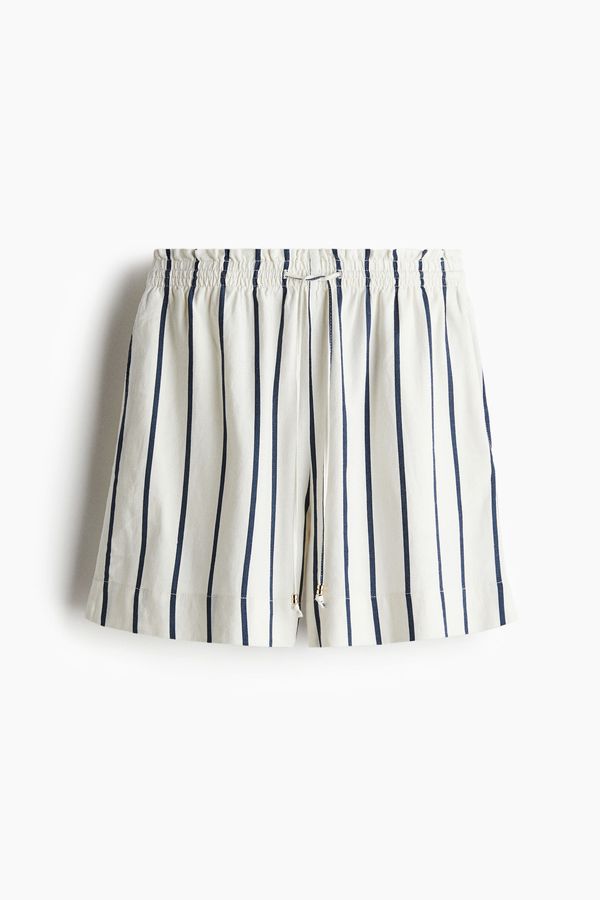 Pantalón corto en mezcla de lino