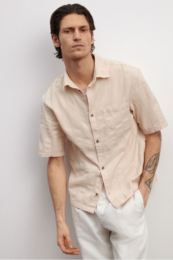 Camisa texturizada de manga corta Regular Fit