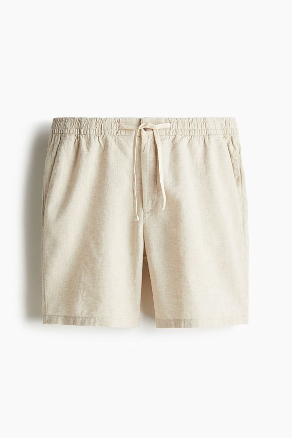 Pantalón corto en mezcla de lino Regular Fit