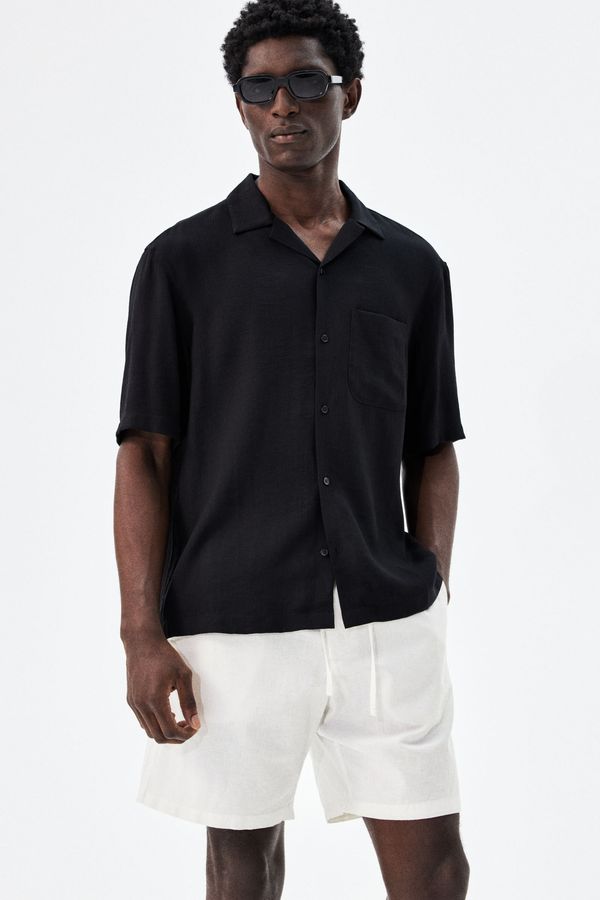 Pantalón corto en mezcla de lino Regular Fit