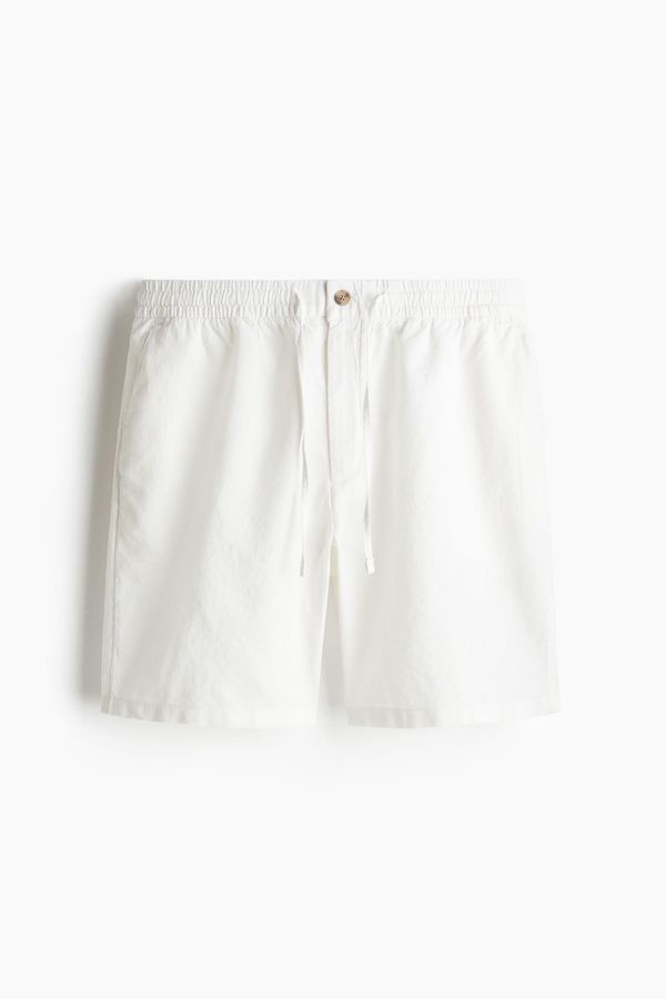 Pantalón corto en mezcla de lino Regular Fit