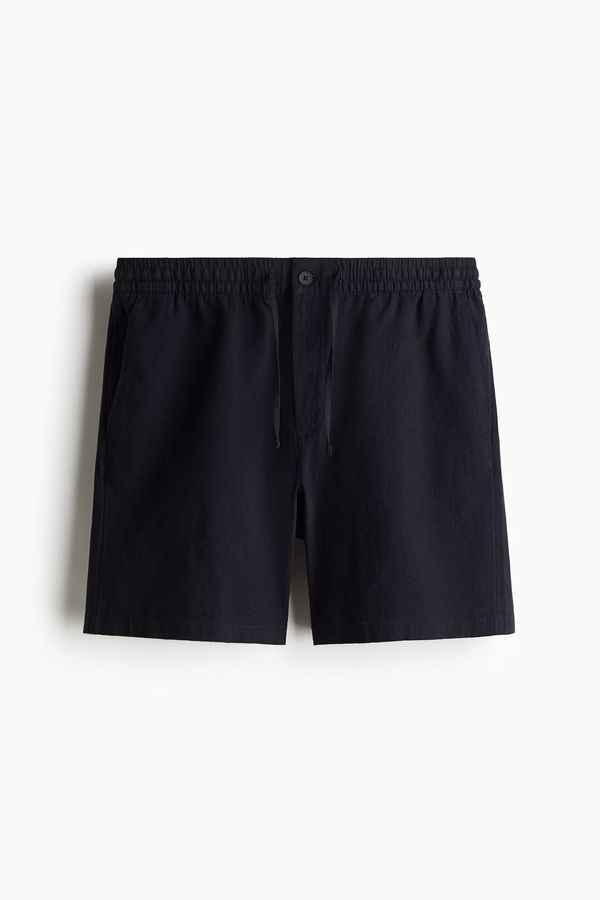 Pantalón corto en mezcla de lino Regular Fit
