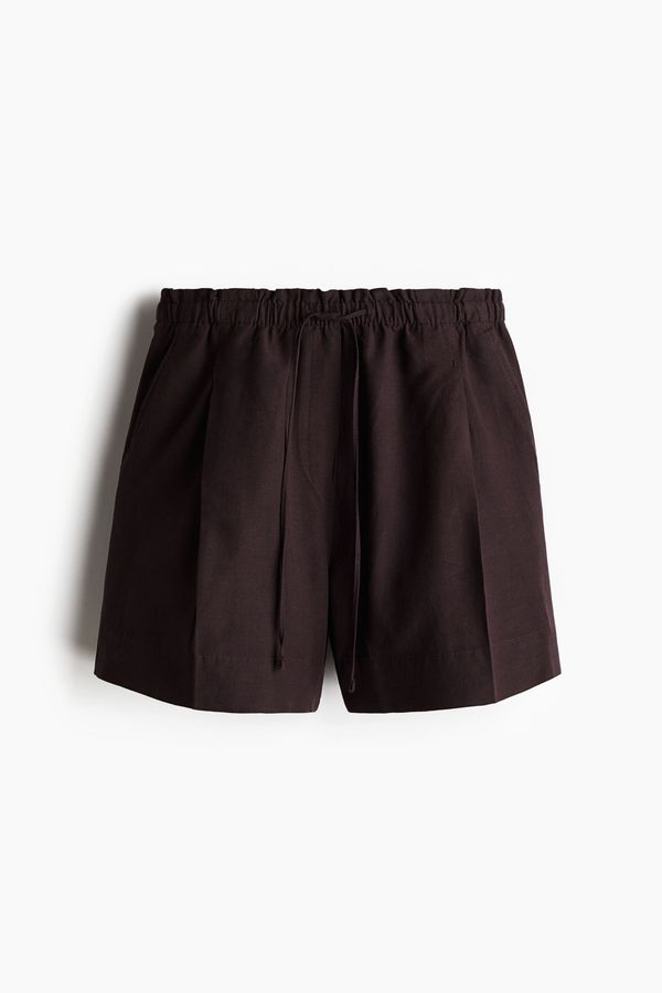 Pantalón corto en mezcla de lino