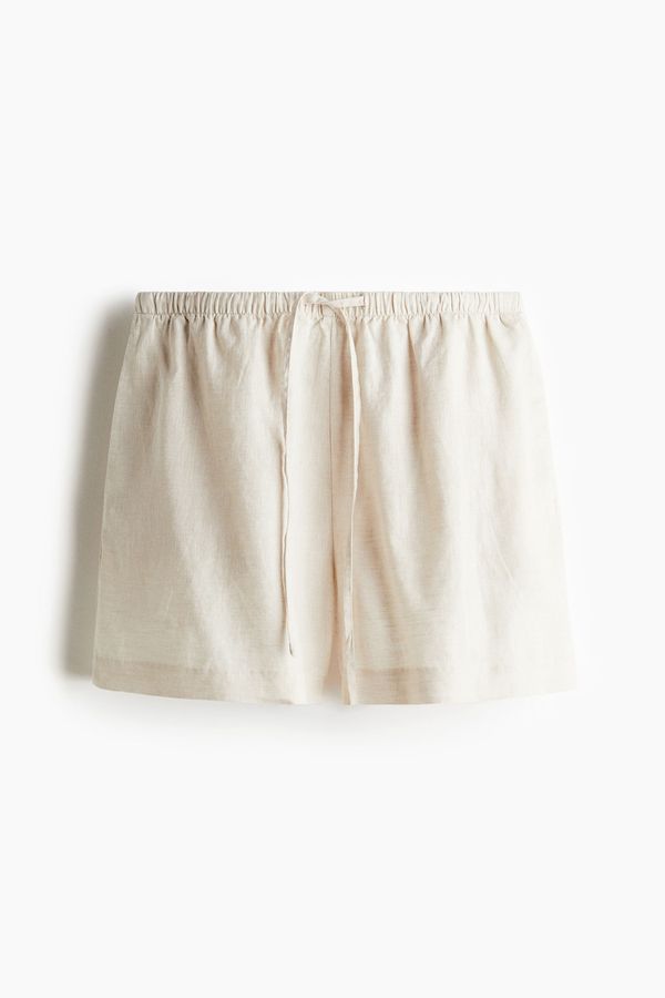 Pantalón corto de lino con cordón de ajuste
