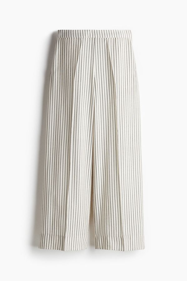 Pantalón amplio